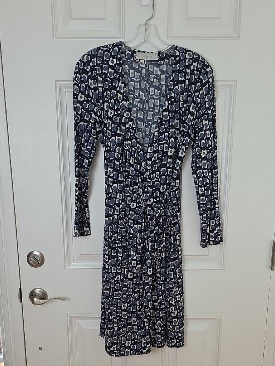AGO e FILO Dresses & Skirts - AGO e FILO Navy and White Geometric Long-Sleeve Wrap Dress.  Size 42